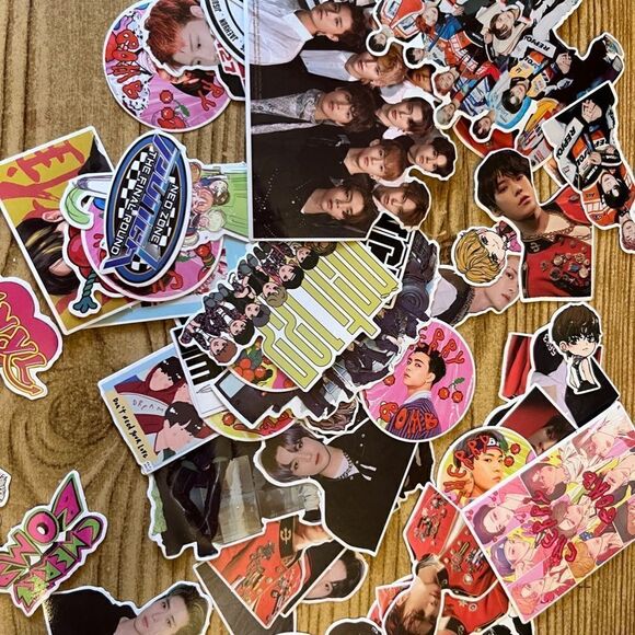 NEWโkpopโStickersโSetย 62pcโVinyl - Picture 2 of 2